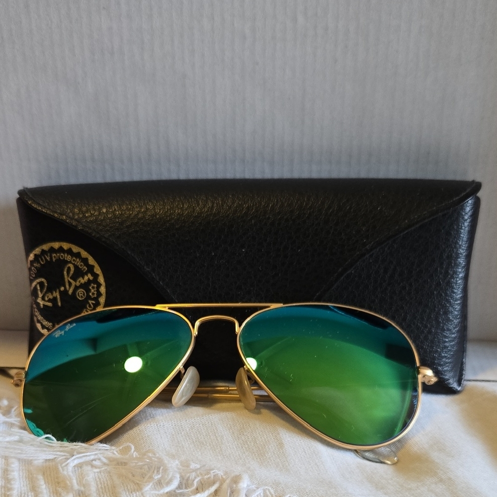 Classic Ray-Ban Gold Frame with Green Lenses Aviator Sunglasses